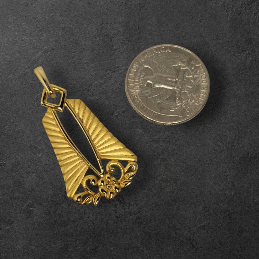 ▪︎Direction One Pendant - Picture 2 of 6